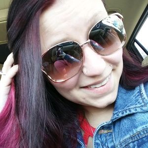 Meet your Posher, Britney